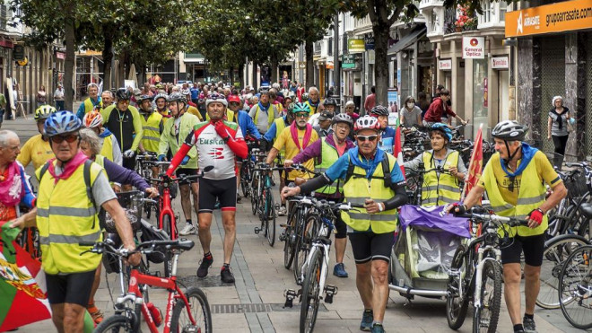 Pensionistas vascos en su marcha ciclista./MPEH