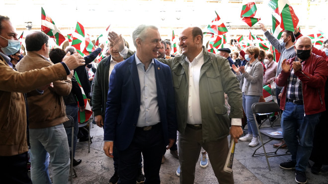 El Lehendakari, Iñigo Urkullu, y el presidente del EBB, Andoni Ortuzar, en un acto en la celebración del Aberri Eguna / Europa Press