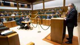 Azpiazu, en el debate de enmiendas de totalidas a los Presupuestos de Euskadi. / Parlamento vasco