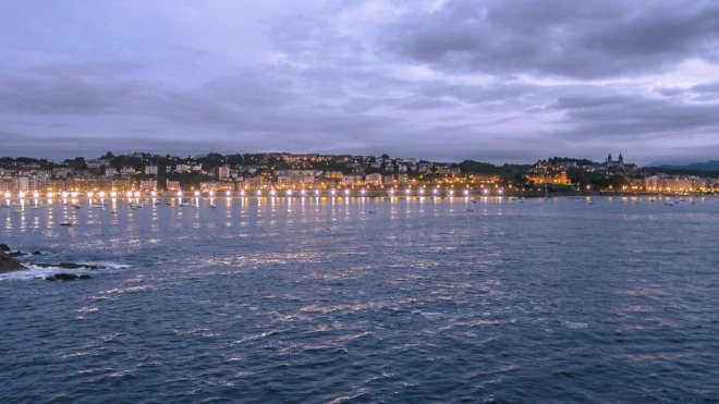 Vistas de San Sebastián desde la Isla de Santa Clara / Carabo Spain EN PIXABAY