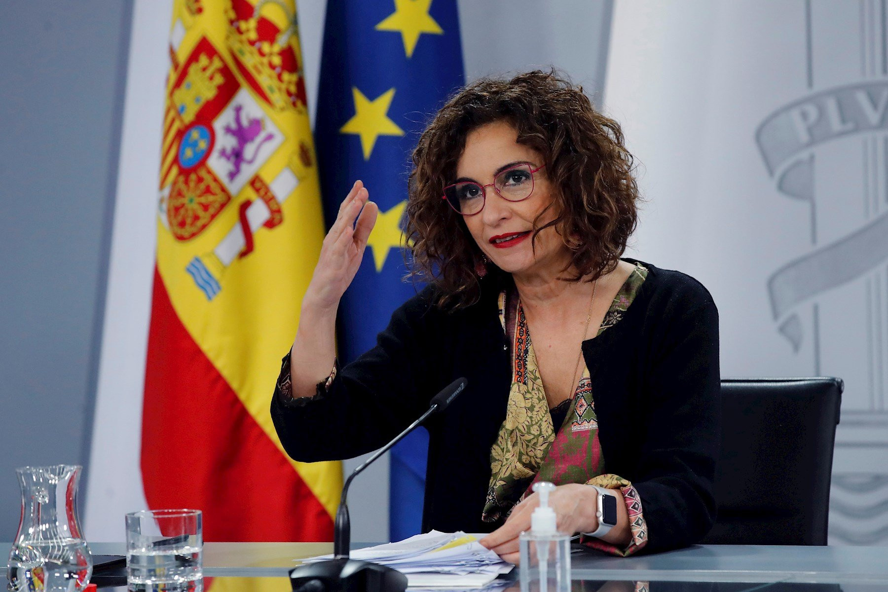 Las ministra Portavoz, María Jesús Montero, durante su intervención en la rueda de prensa posterior a la reunión del Consejo de Ministros, este martes en Moncloa. / EFE