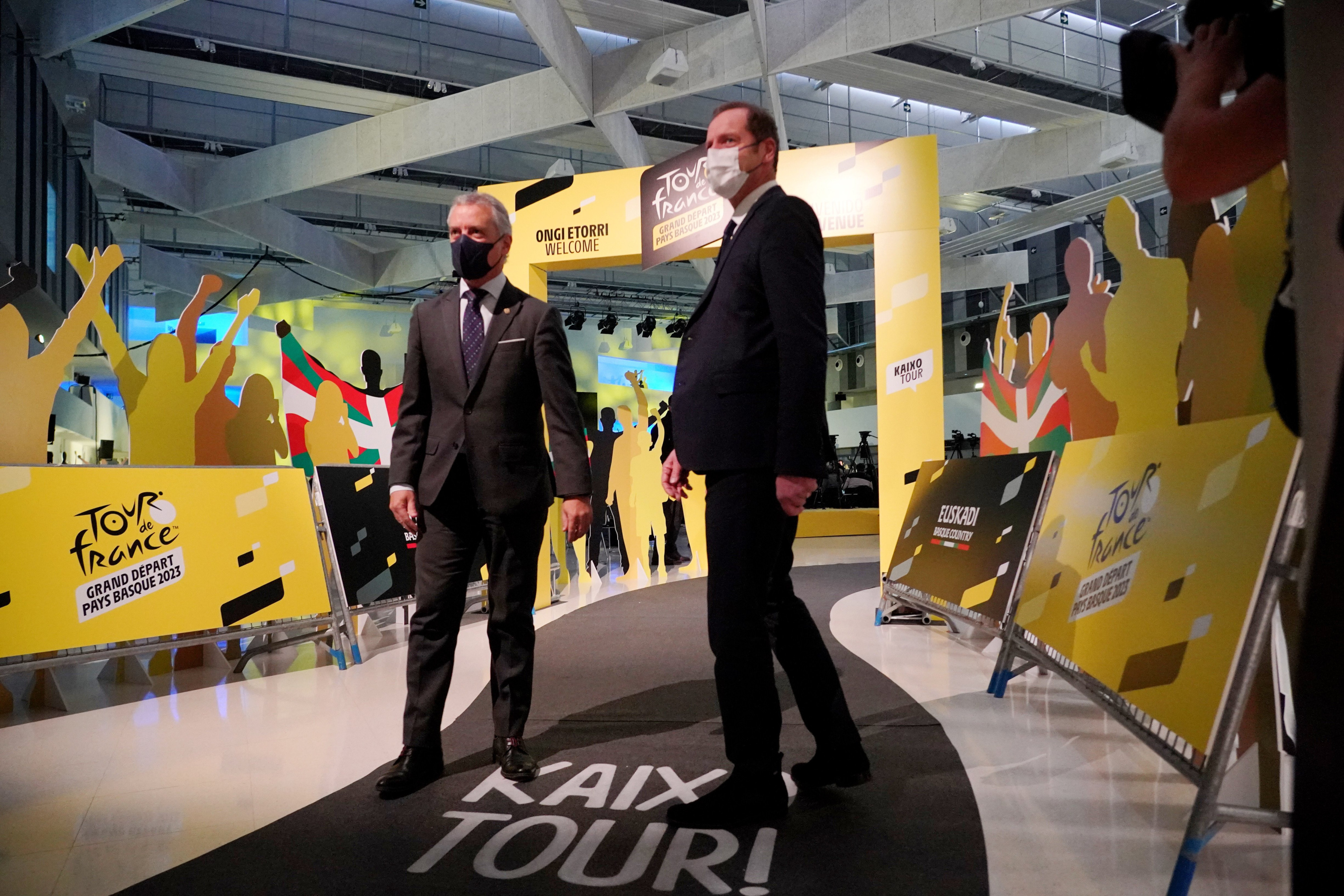 El lehendakari, Iñigo Urkullu y el director del Tour de Francia, Christian Prudhomme, durante la presentación de la Grand Départ del Tour de Francia / Iñaki Berasaluce (Europa Press)