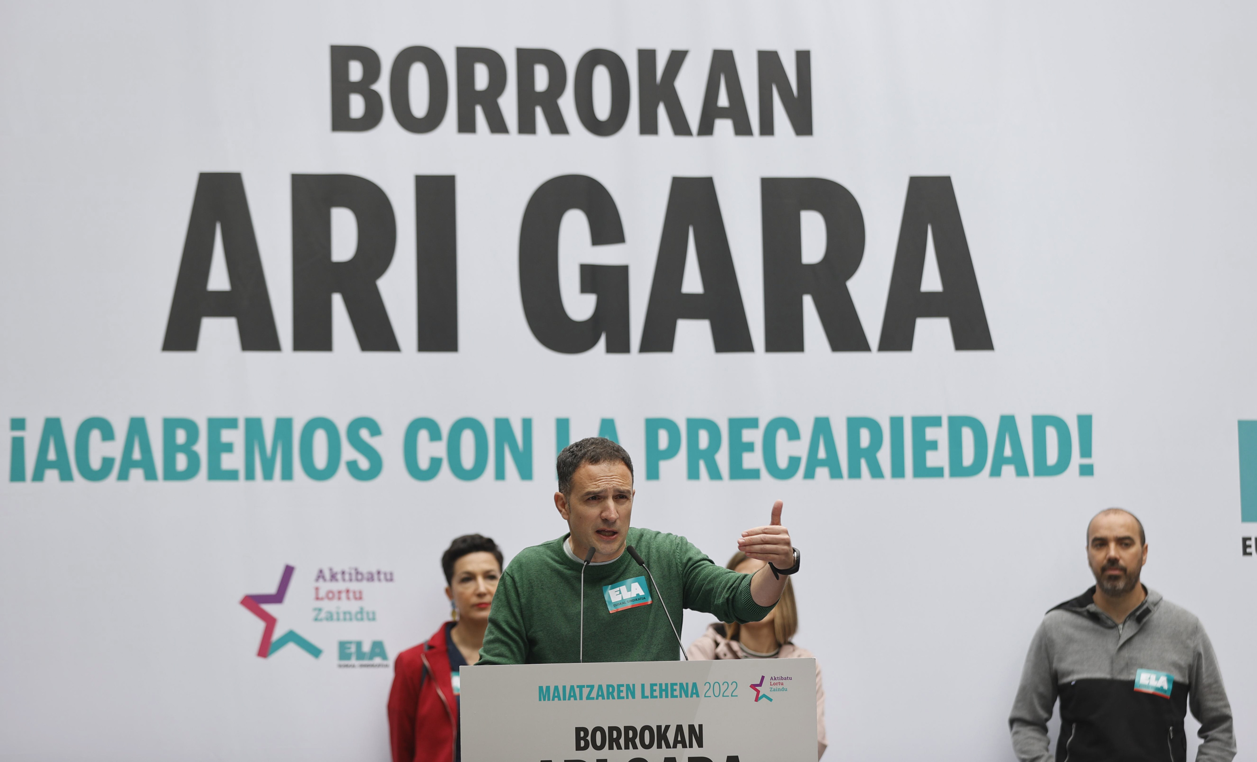 El secretario general de ELA, Mitxel Lakuntza, durante su intervención en Bilbao con motivo del 1 de Mayo / Luis Tejido (EFE)