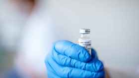 Europa aprobar la vacuna de Pfizer el 29 de diciembre y la de moderna el 12 de enero