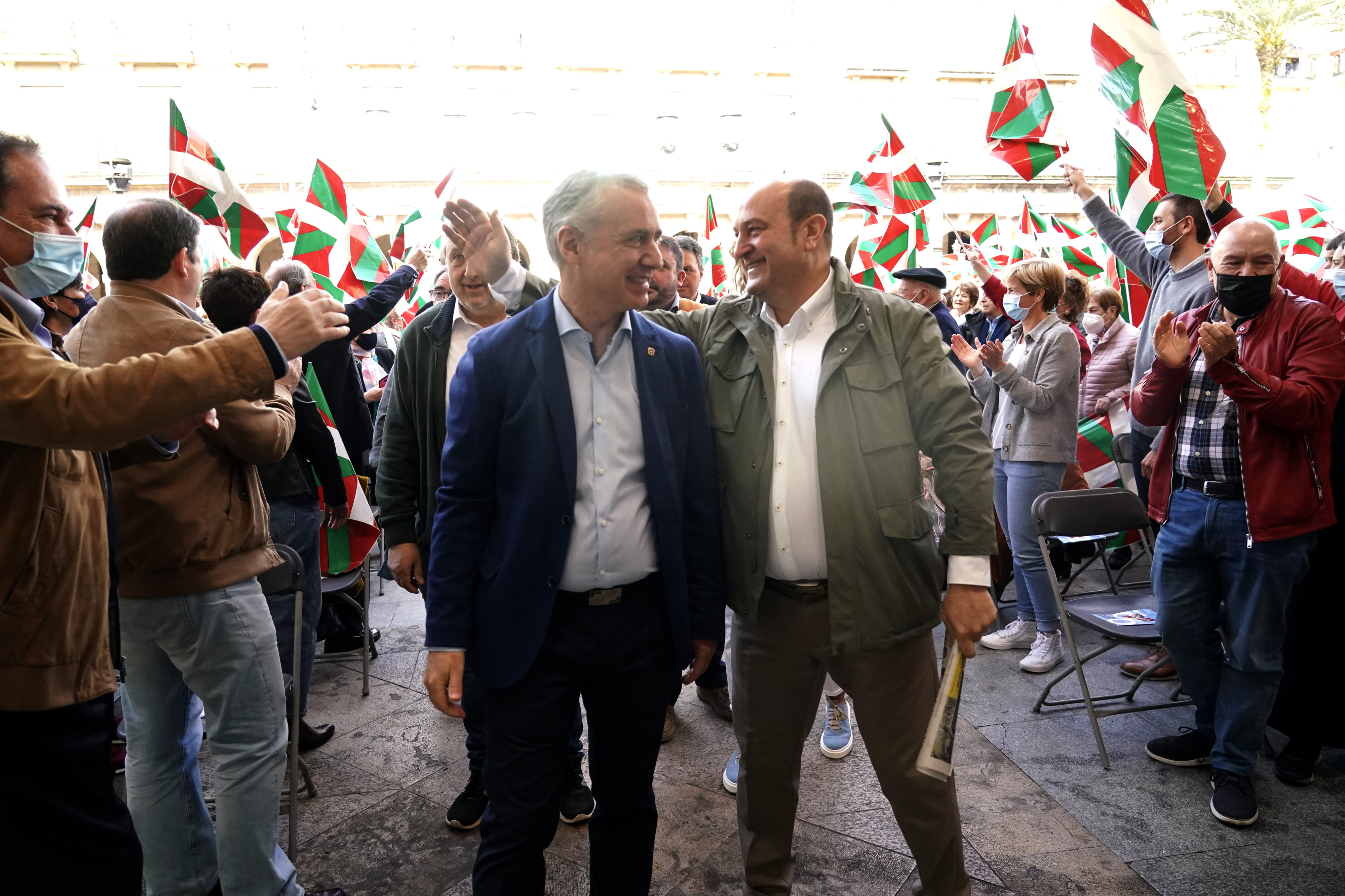 El lehendakari Urkullu junto a Andoni Ortuzar, presidente del PNV. / Europa Press