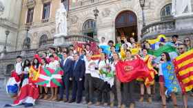 Llegan a Bilbao 50 universitarios que estn dando la vuelta al mundo como Elcano. / Ayuntamiento de Bilbao