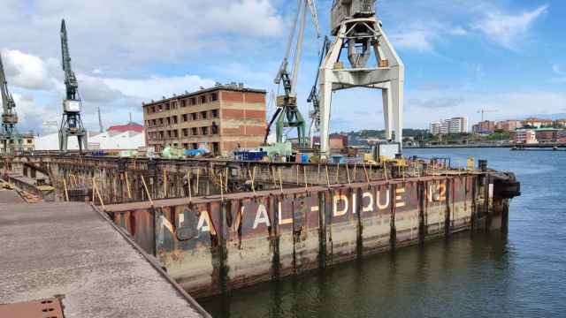 Uno de los diques y algunas gras de La Naval protegidas por el decreto del Gobierno vasco / Irekia