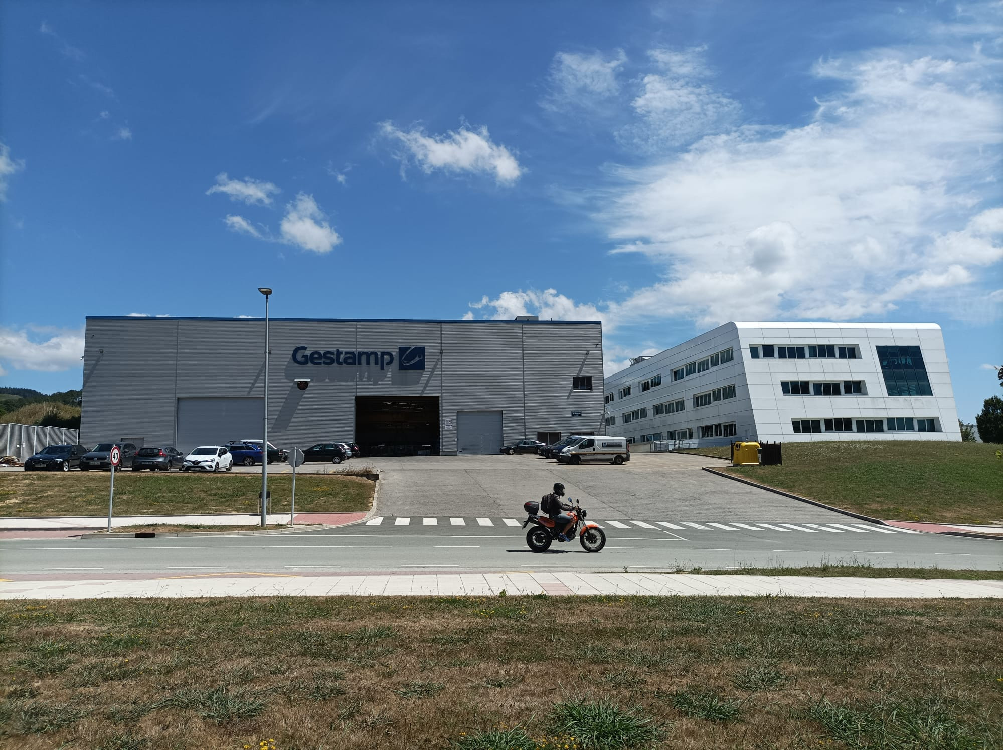 Imagen de la fábrica de Gestamp en Derio, en el entorno del Parque Tecnológico / CV