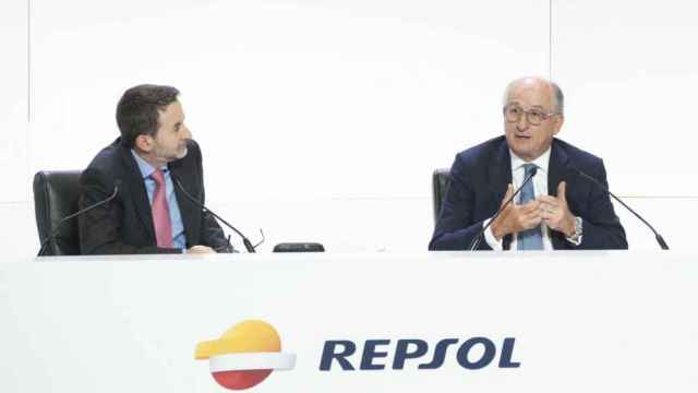 Josu Jon Imaz, consejero delegado de Repsol (izq.), y Antonio Brufau, presidente / EP