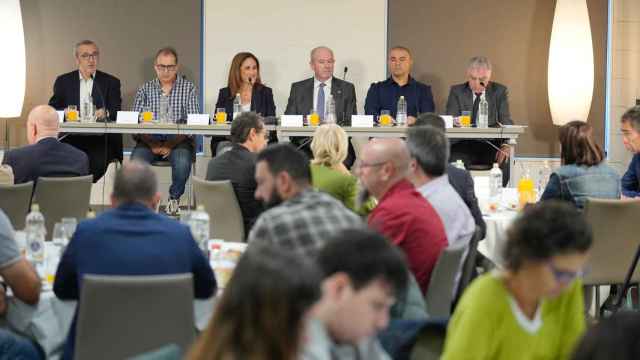 Barkala preside la mesa con Gallego y Guardo, de Bilboestiba, y Ruiz y Uruea de UGT y Coordinadora / CV