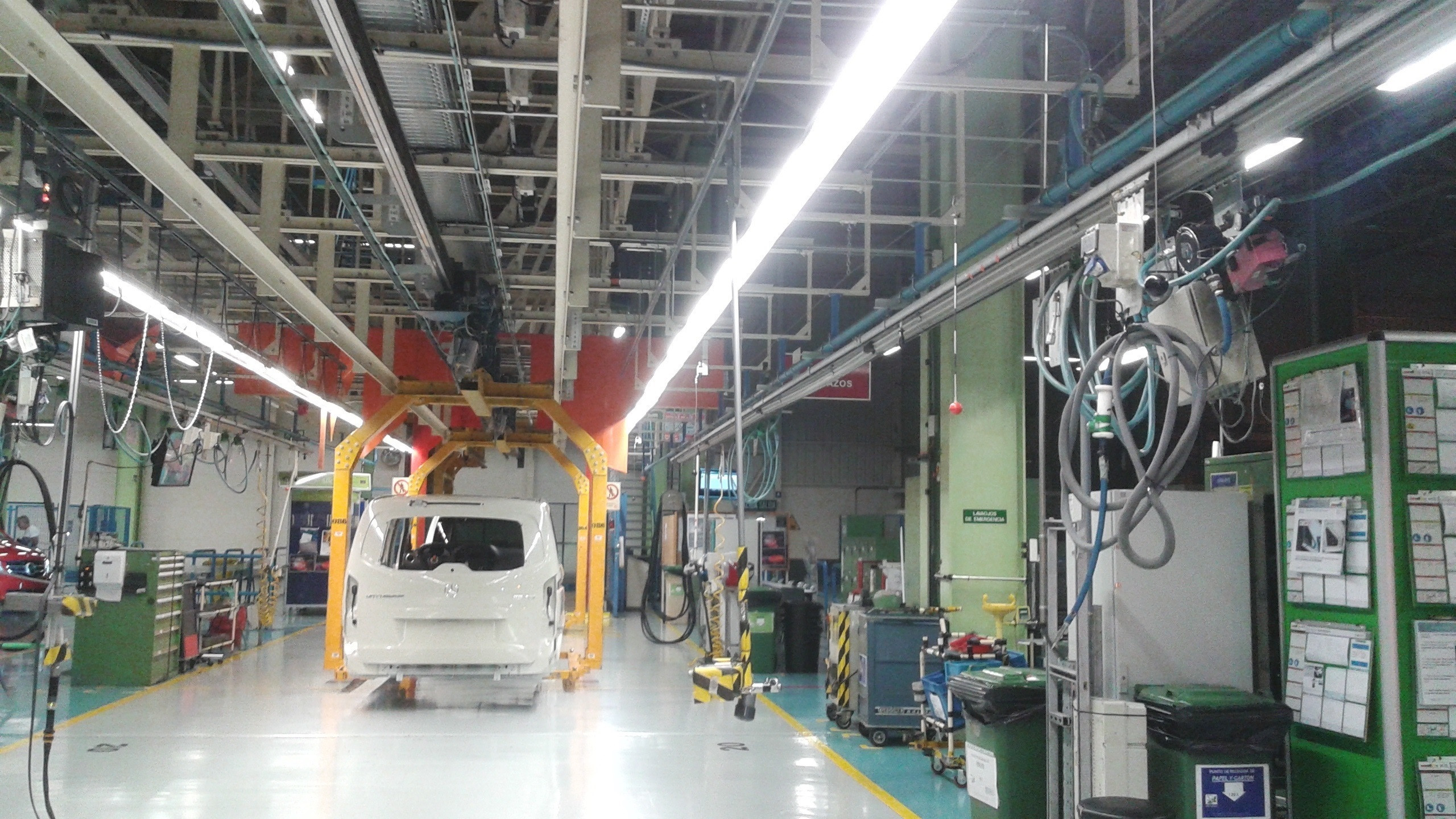 Interior de la fábrica de Mercedes en Vitoria. / EP