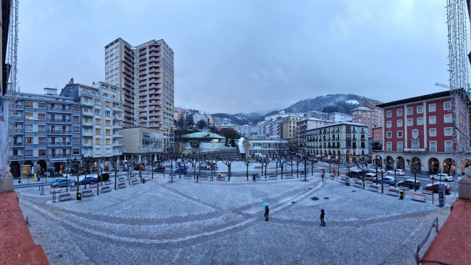 La nieve también ha llegado a Eibar / Jon Iraola