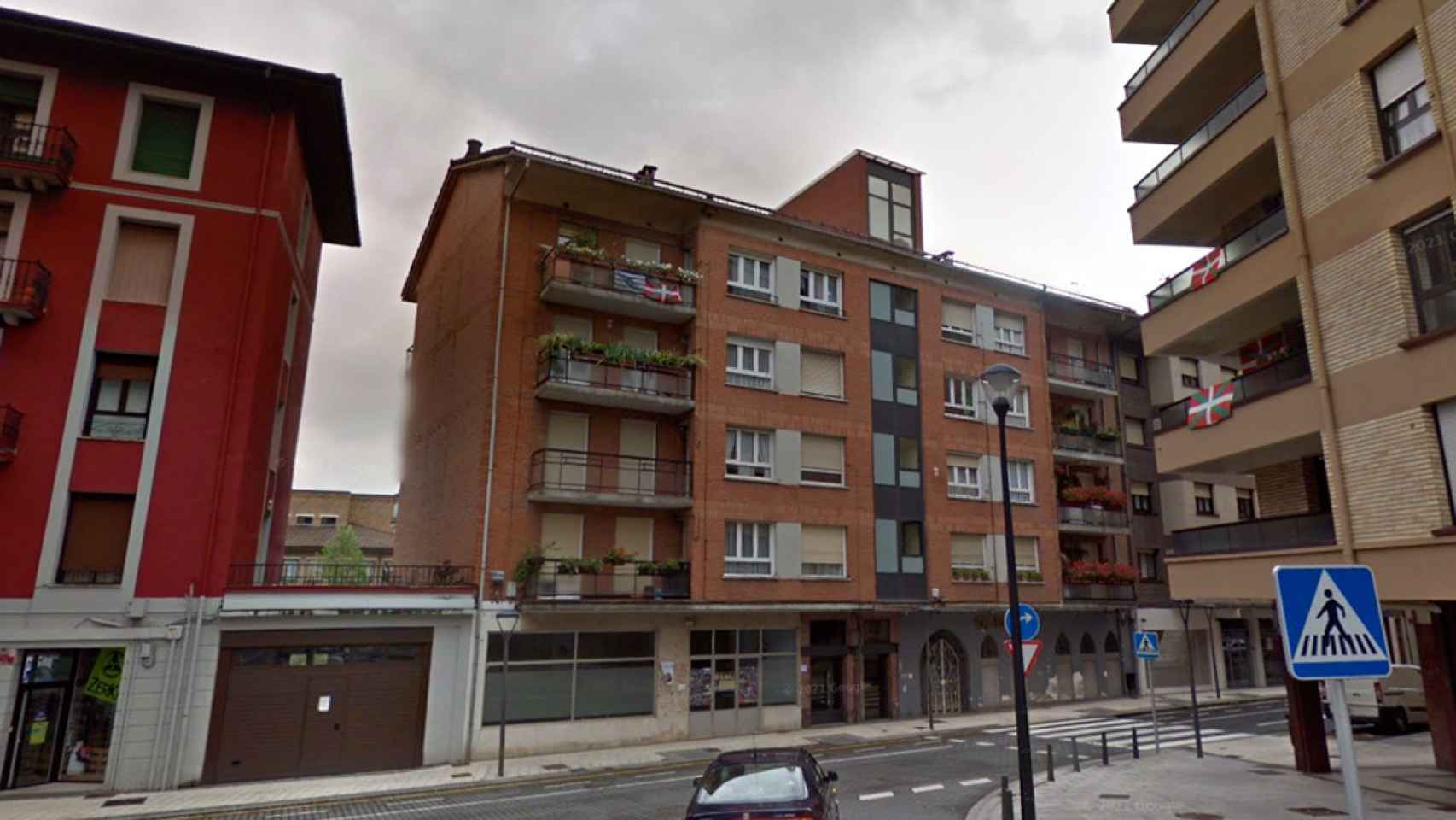 El bloque de la calle Ipenarrieta de Urretxu donde ha tenido lugar la operacin contra el yihadismo / GOOGLE STREET VIEW