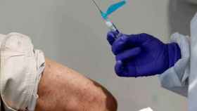 Vacunacin contra la covid-19 / EFE