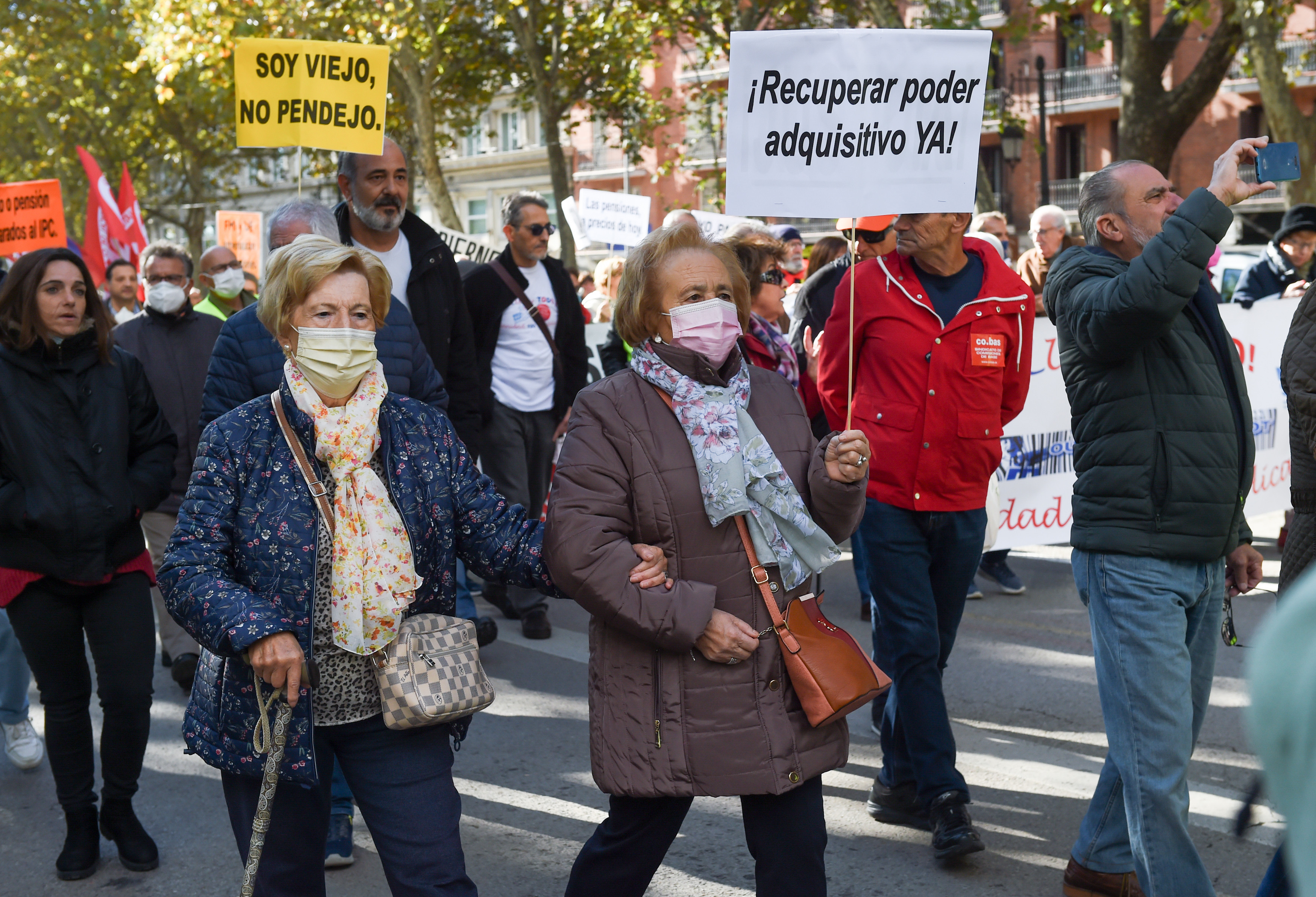 Manifestación de pensionistas para exigir una mejora de las pensiones y de los salarios acordes al IPC real. / EP