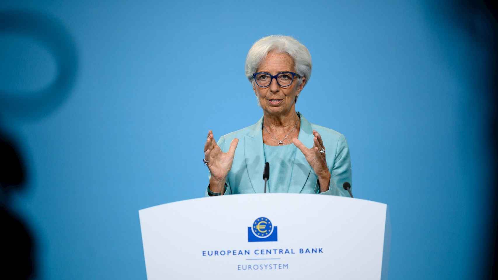 La presidenta Christine Lagarde informa de que el BCE mantendr los tipos de inters muy bajos durante ms tiempo. / EFE
