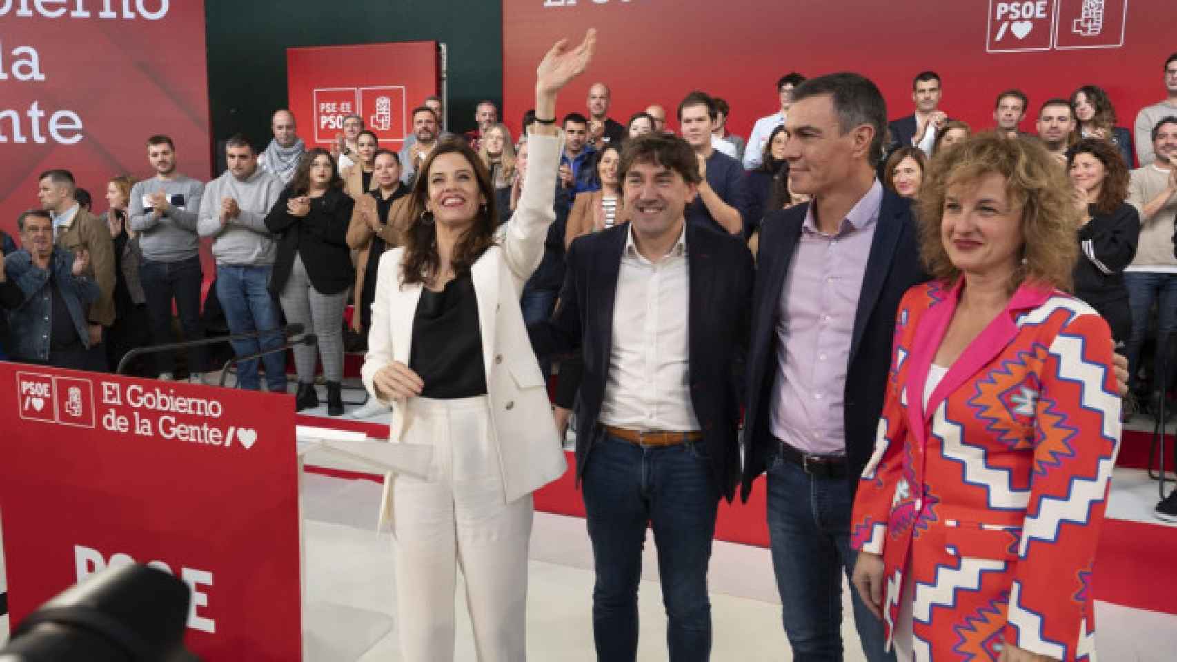 Pedro Sánchez junto a Maider Etxebarria, Eneko Andueza y Cristina González en un acto en Vitoria. /PSE