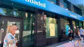 Oficina Banco Sabadell. / EP
