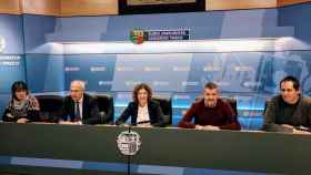 Representantes de la FVEM, sindicales y del Gobierno en la firma del acuerdo./EuropaPress