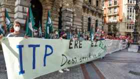 Manifestacin de ITP Aero contra los despidos/ EFE