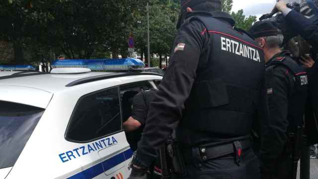 Dos ertzainas fuera de servicio detienen en Bilbao al autor de un robo con violencia  / Europa Press