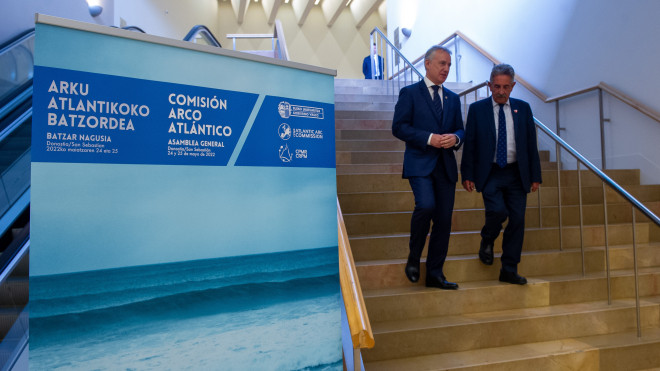 El Lehendakari Iñigo Urkullu y el presidente de Cantabria, Miguel Ángel Revilla, a su llegada a la Asamblea General de la Comisión Arco Atlántico, el 24 de mayo de 2022 / Europa Press