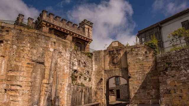 Puerta de Santa Mara / HONDARRIBIA TURISMO