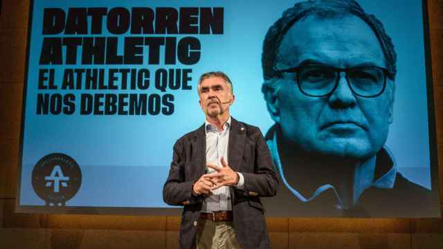 Iaki Arechabaleta, candidato a la presidencia del Athletic, en la presentacin de Marcelo Bielsa / EFE