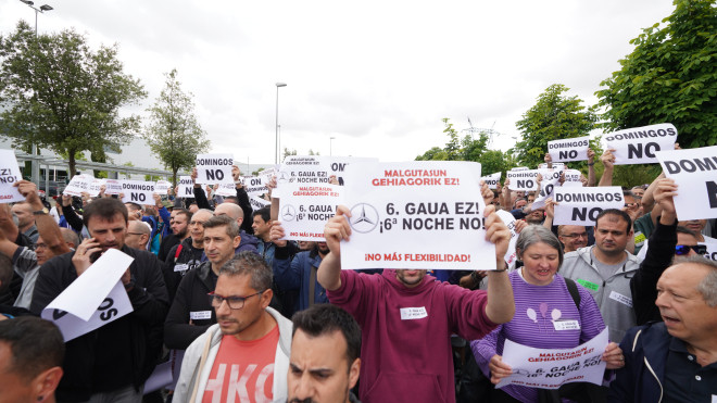 Trabajadores de Mercedes en la primera jornada de huelga del 22 de junio. / EP