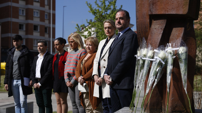 El presidente del PP vasco, Carlos Iturgaiz, este lunes en Galdakao en un acto de desagravio a las víctimas del terrorismo / Miguel Toña - EFE