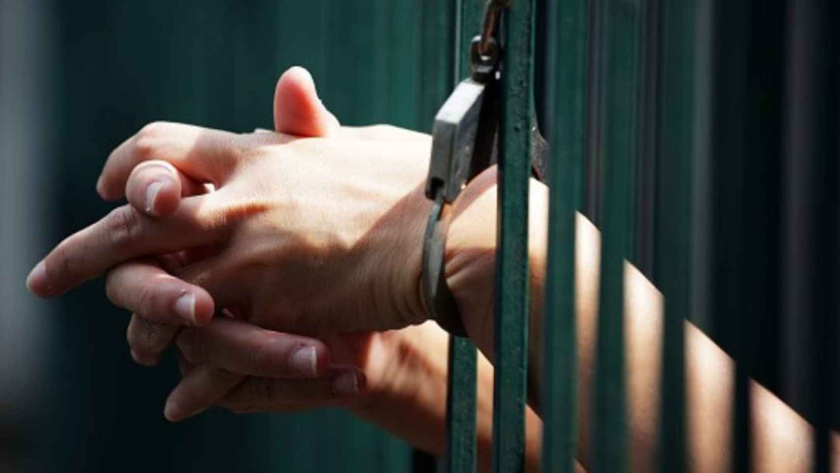 Condenadas dos mujeres en Bizkaia por abusar del hijo de una de ellas