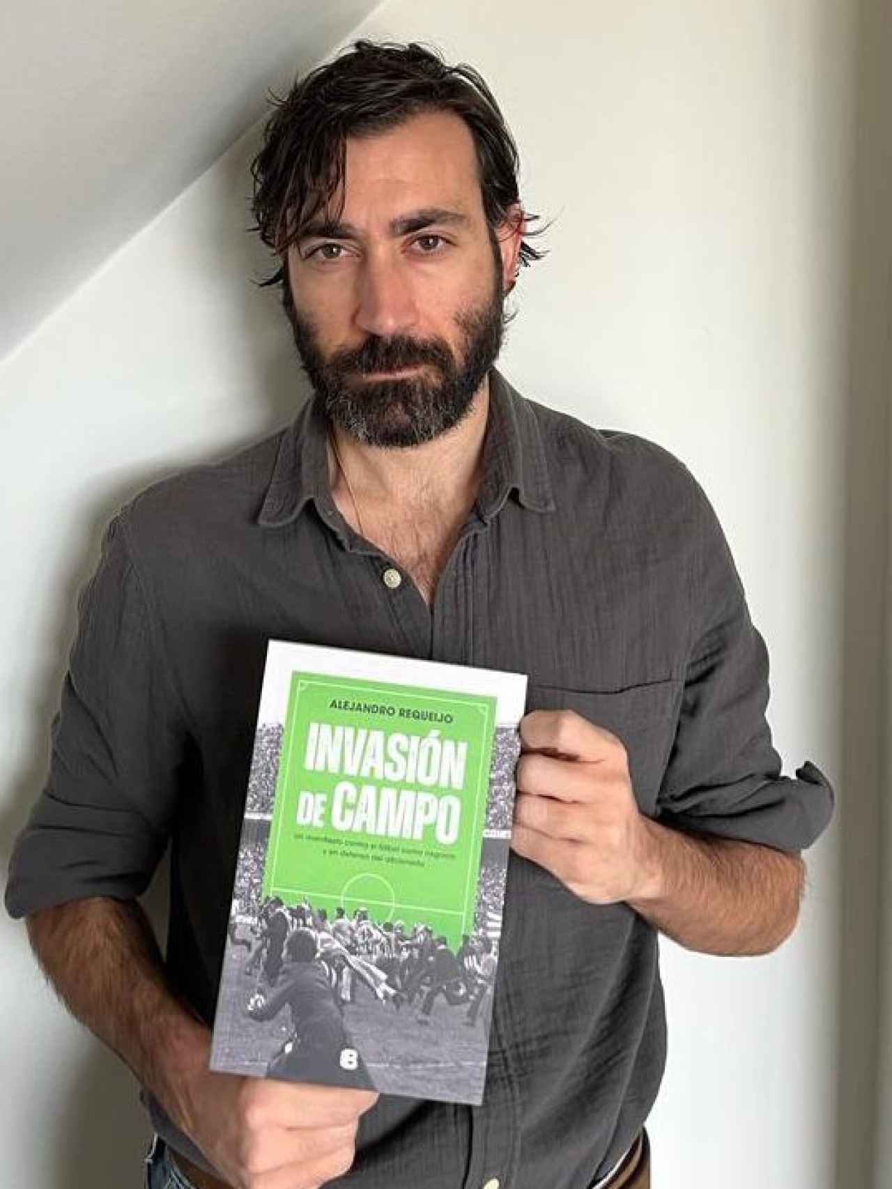 El periodista Alejandro Requeijo, autor de 'Invasión de campo'.