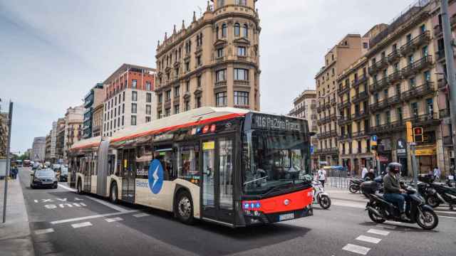 Dominion Global instala junto a Endesa los cargadores eléctricos de los autobuses de Barcelona / CV