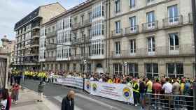 Cientos de ertzainas reunidos a las puertas del Parlamento vasco / Twitter - Ertzainas en Lucha