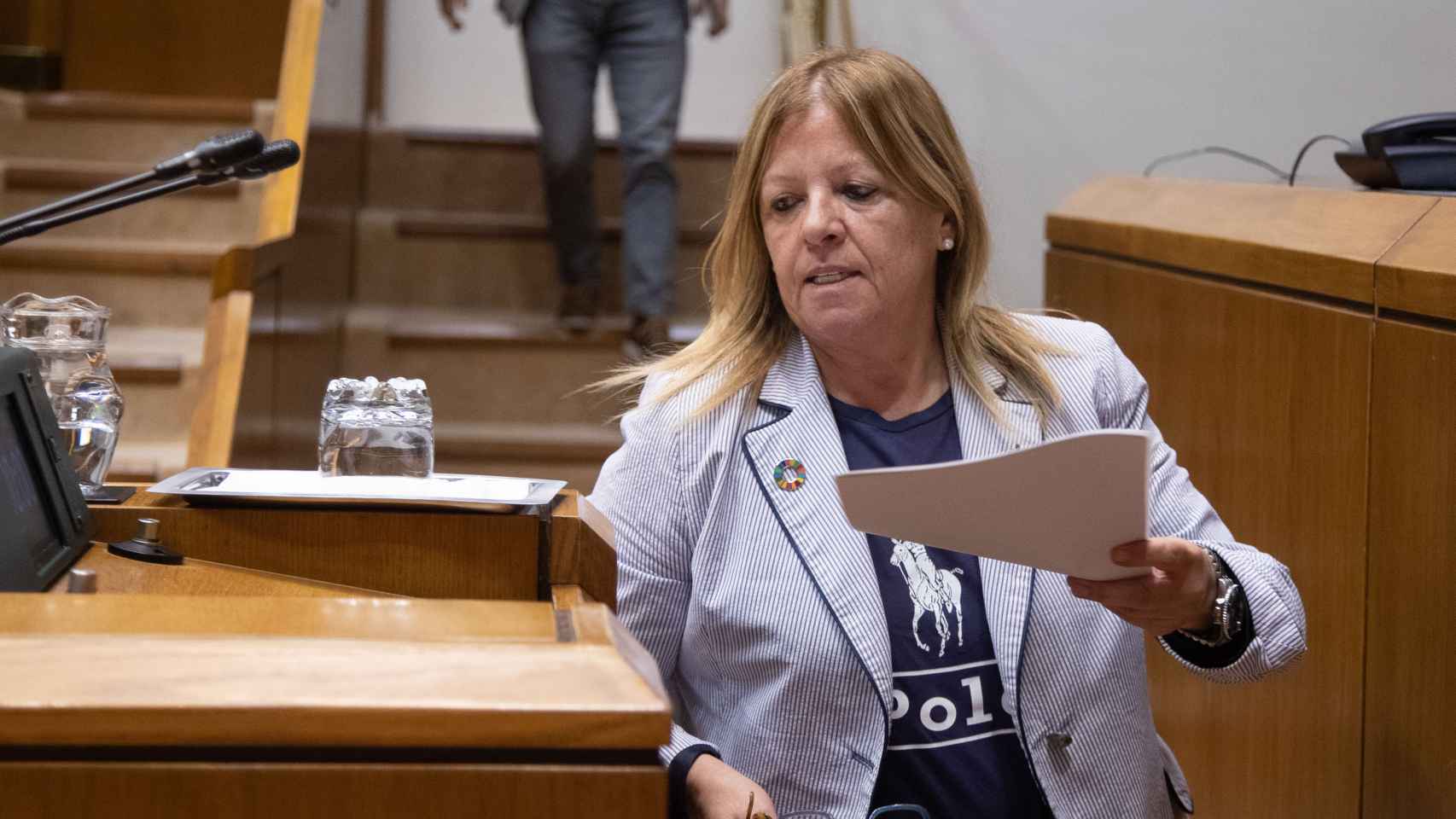 La parlamentaria del PSE-EE, Miren Gallástegui, durante este jueves durante el pleno del Parlamento vasco / Legebiltzarra