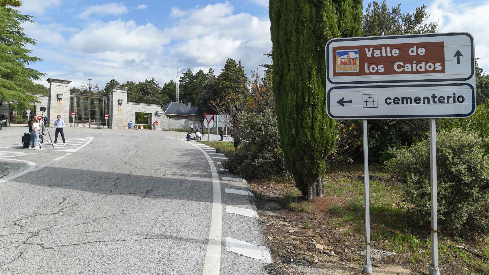 Entrada al Valle de Cuelgamuros (antiguo Valle de los Caídos) donde se están trabajando en exhumar a vícitmas de la Guerra Civil / Gustavo Valiente - Europa Press