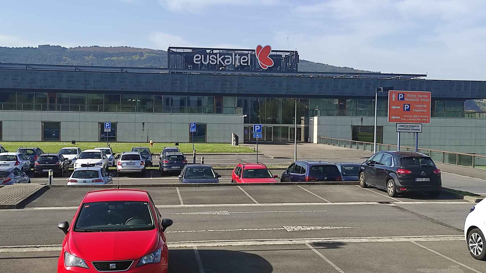La sede de Euskaltel en el Parque Tecnológico de Derio (Bizkaia) / EUROPA PRESS
