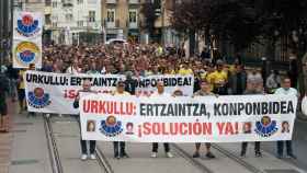 Ertzainas movilizados por sus sindicatos durante una protesta contra el Departamento de Seguridad /  L.Rico - EFE
