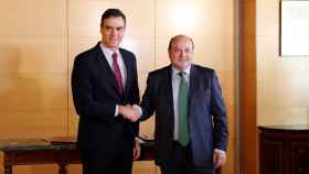 Pedro Sánchez y Andoni Ortuzar durante la firma del acuerdo de investidura en 2019 / Ballesteros - EFE