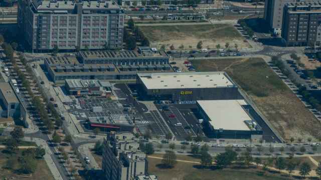 Vista aérea del nuevo supermercado de BM / BM SUPERMERCADOS