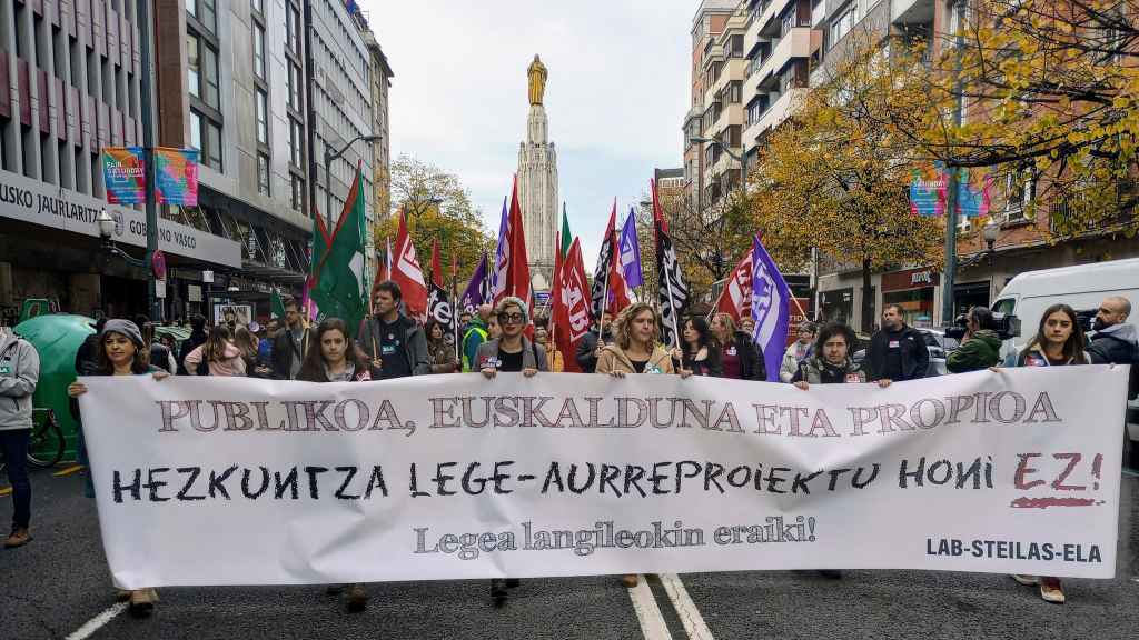 Cabecera de manifestación durante la huelga en la educación pública vasca no universitaria / EUROPA PRESS