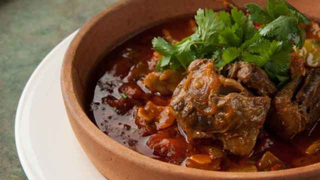 Rabo de toro en salsa de romero.