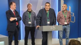 Representantes de los sindicatos de la Ertzaintza: ErnE, Esan y Sipe, junto al presidente del PP vasco, Carlos Iturgaiz / Cedida