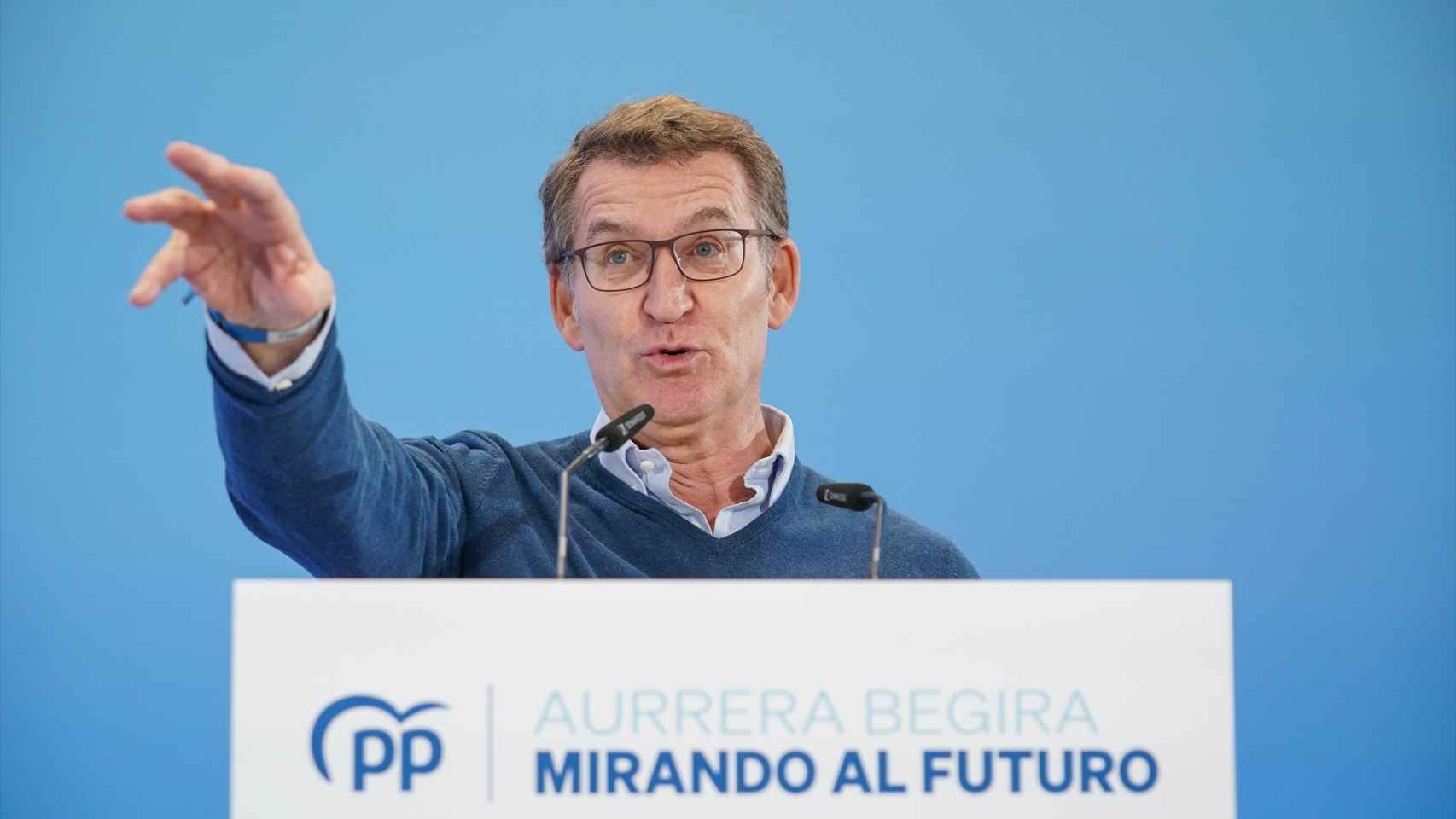 Alberto Núñez Feijóo ha criticado que PNV y Bildu rindan pleitesía al Gobierno de Pedro Sánchez.