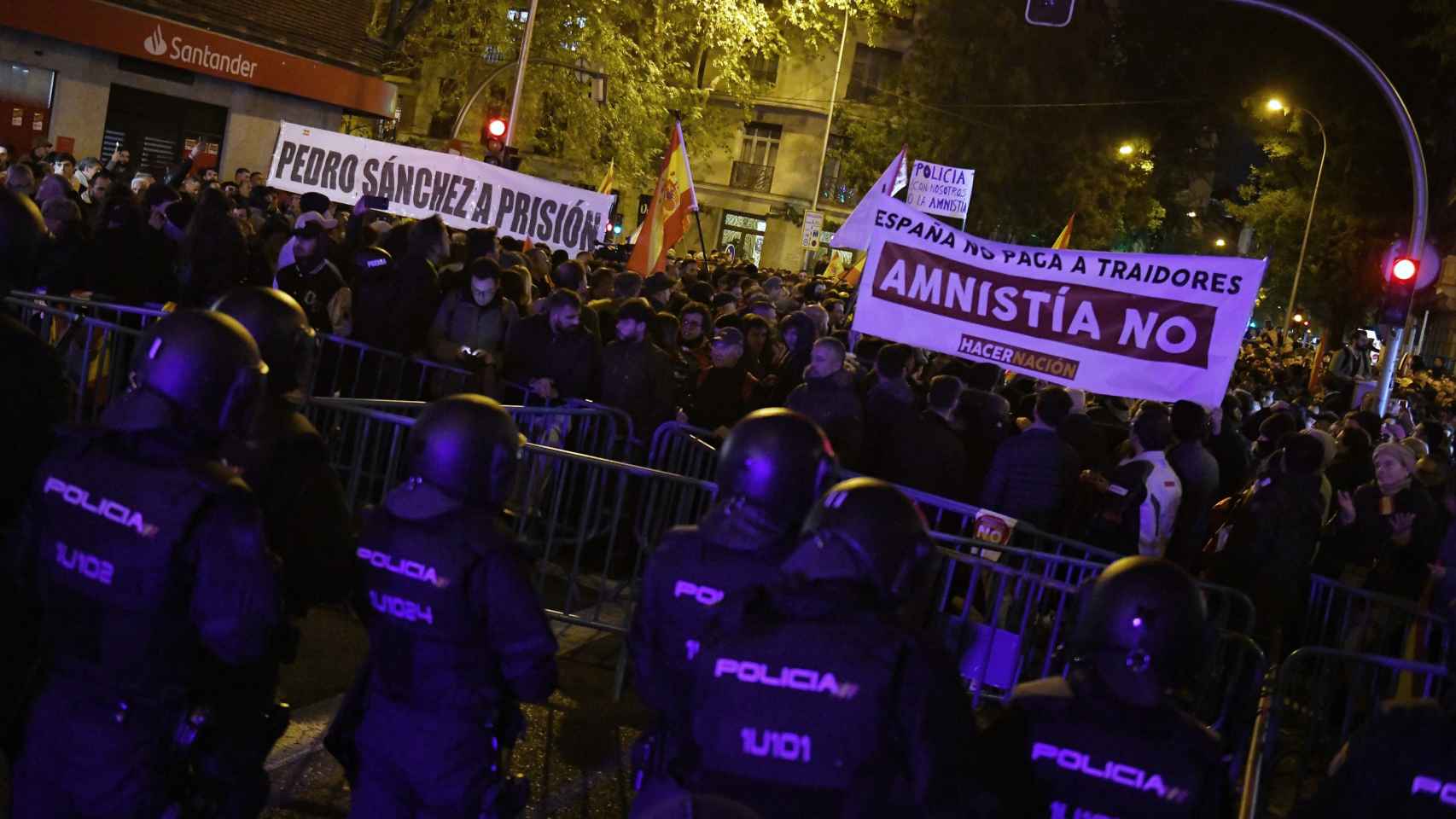 Imagen de la concentración contra el Gobierno central y la amnistía en Madrid / Fernando Sánchez - Europa Press