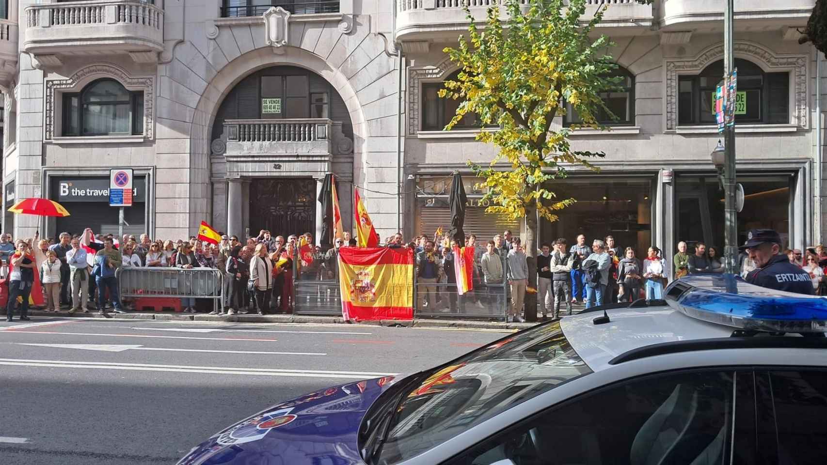 Concentración convocada por Vox ante la sede del PSE en Bilbao en contra de la ley de amnistía / EUROPA PRESS