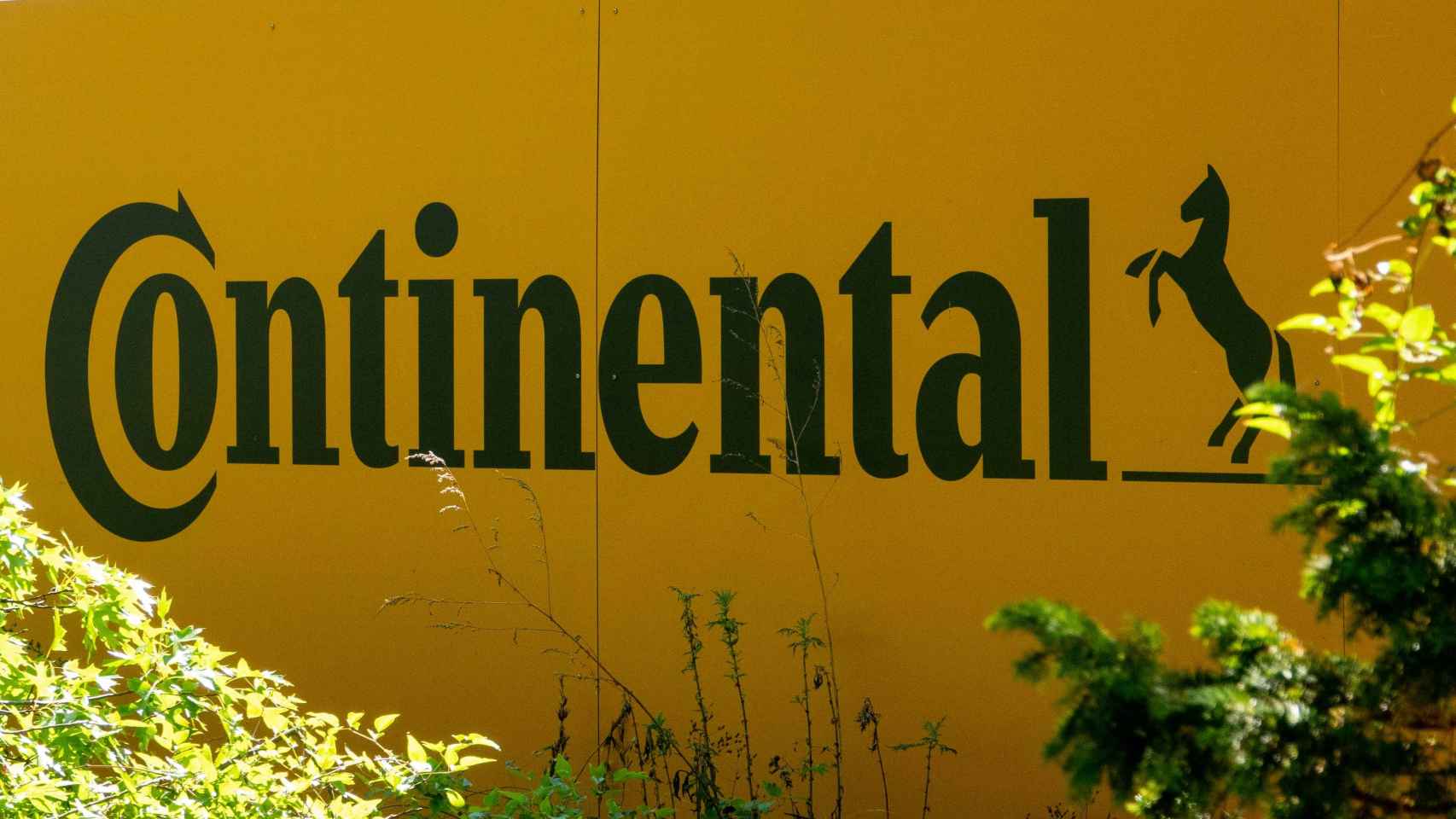 La alemana Continental ha anunciado despidos en su división de automoción / EP