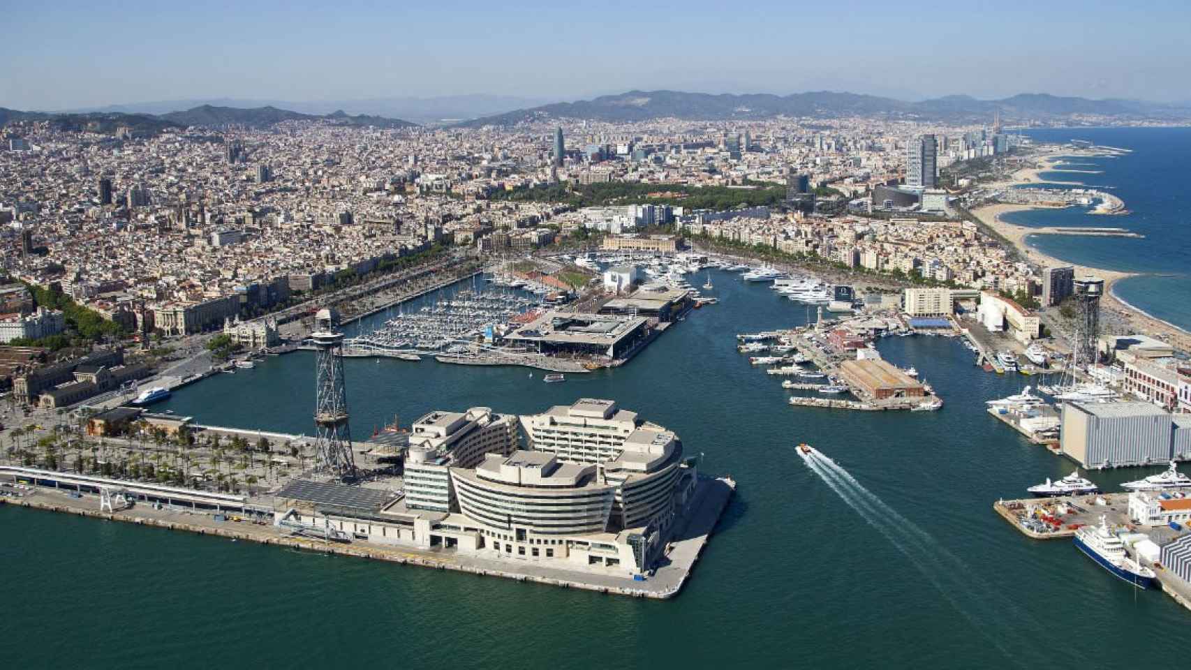 Panorámica del Port de Barcelona / Archivo