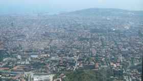 Panorámica de Barcelona en un día con altos niveles de contaminación / EUROPA PRESS