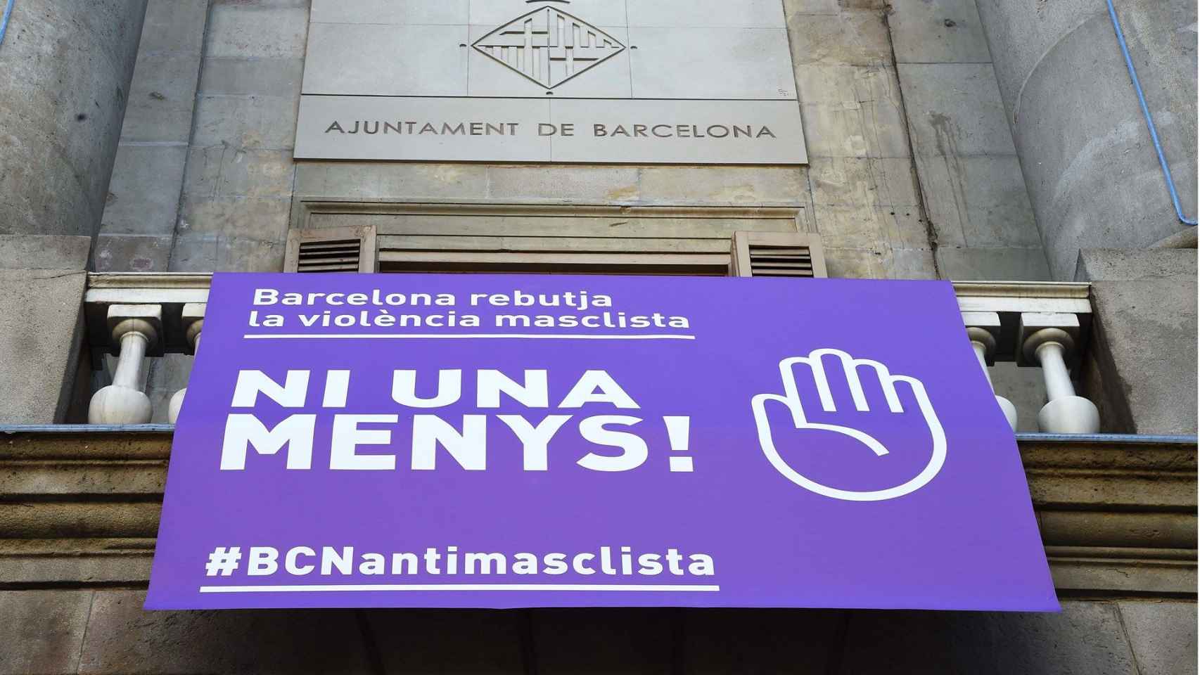Polémica campaña del Ayuntamiento de Barcelona por el criterio del uso de las lenguas en un spot antisexista / ARCHIVO